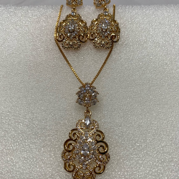 New earrings set - Picture 2 of 7